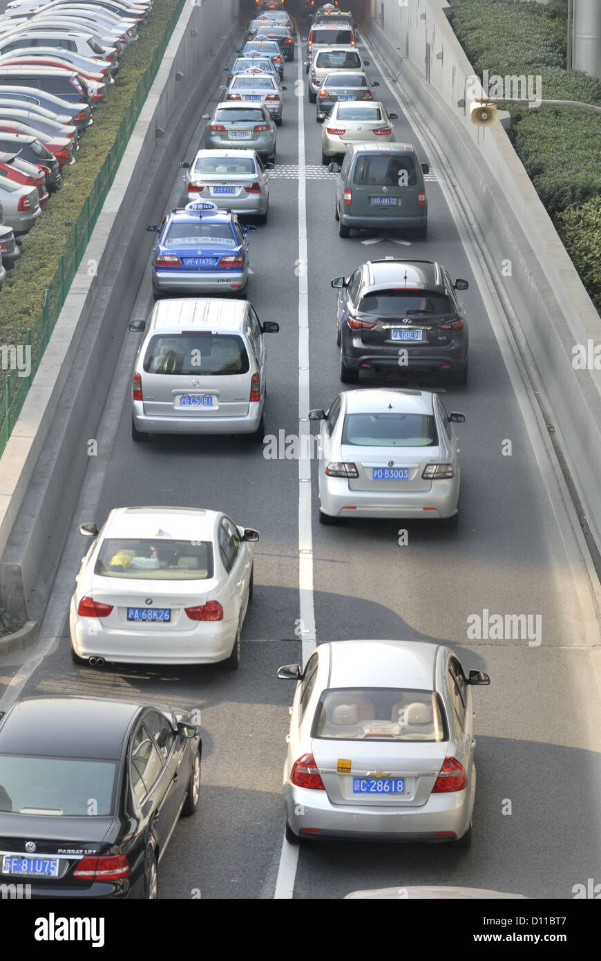 Traffic shanghai china cars hi-res stock photography and images - Alamy