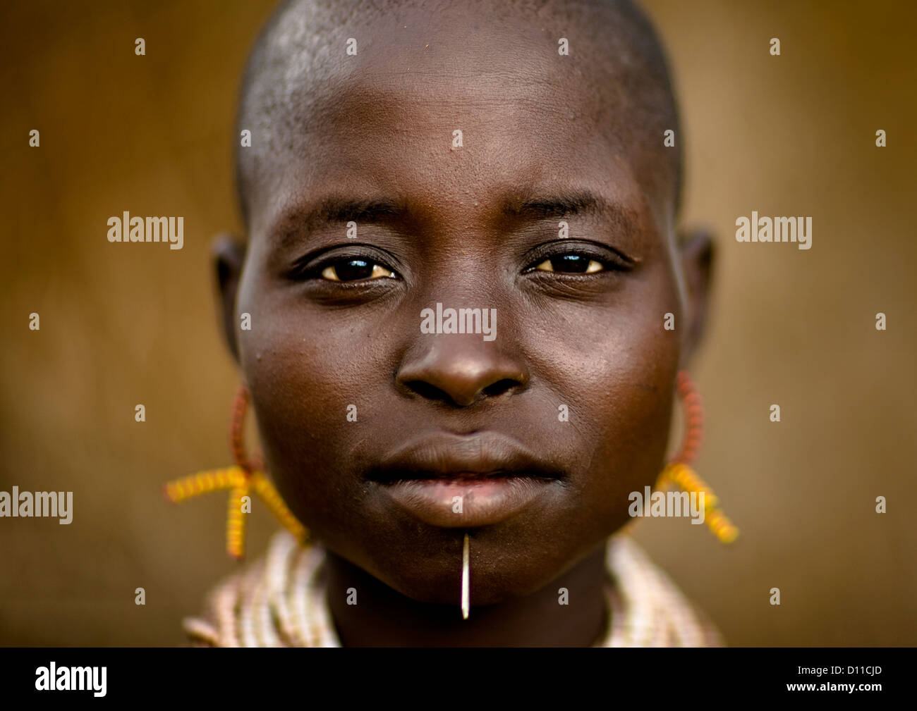 Karo tribe woman hi-res stock photography and images - Alamy