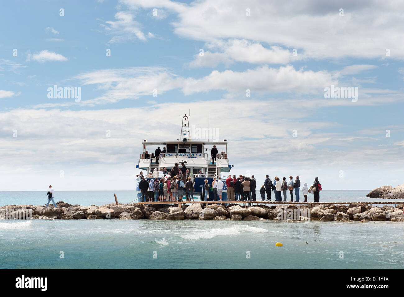 Peguera, Majorca, Spain, tourists waiting at the landing on her boat trip Stock Photo