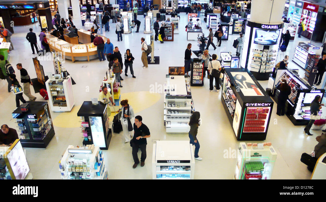 Doha airport duty free shop hires stock photography and images Alamy