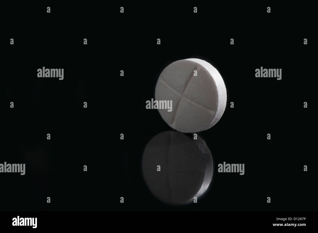 White pill medication hires stock photography and images Alamy