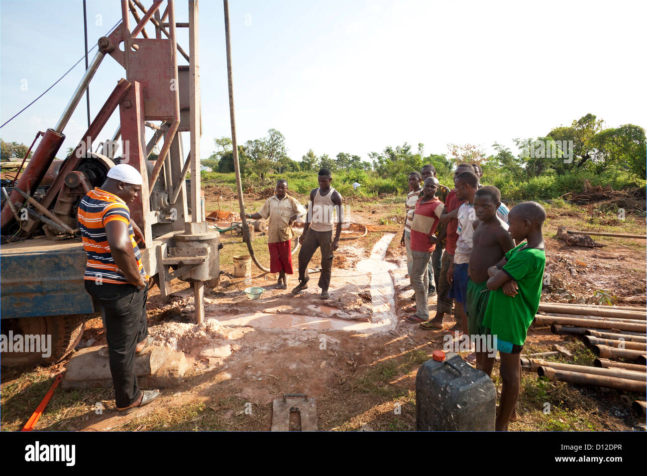 Bore hole drilling at ShelterBox camp in Idah, Kogi State, Nigeria Stock Photo