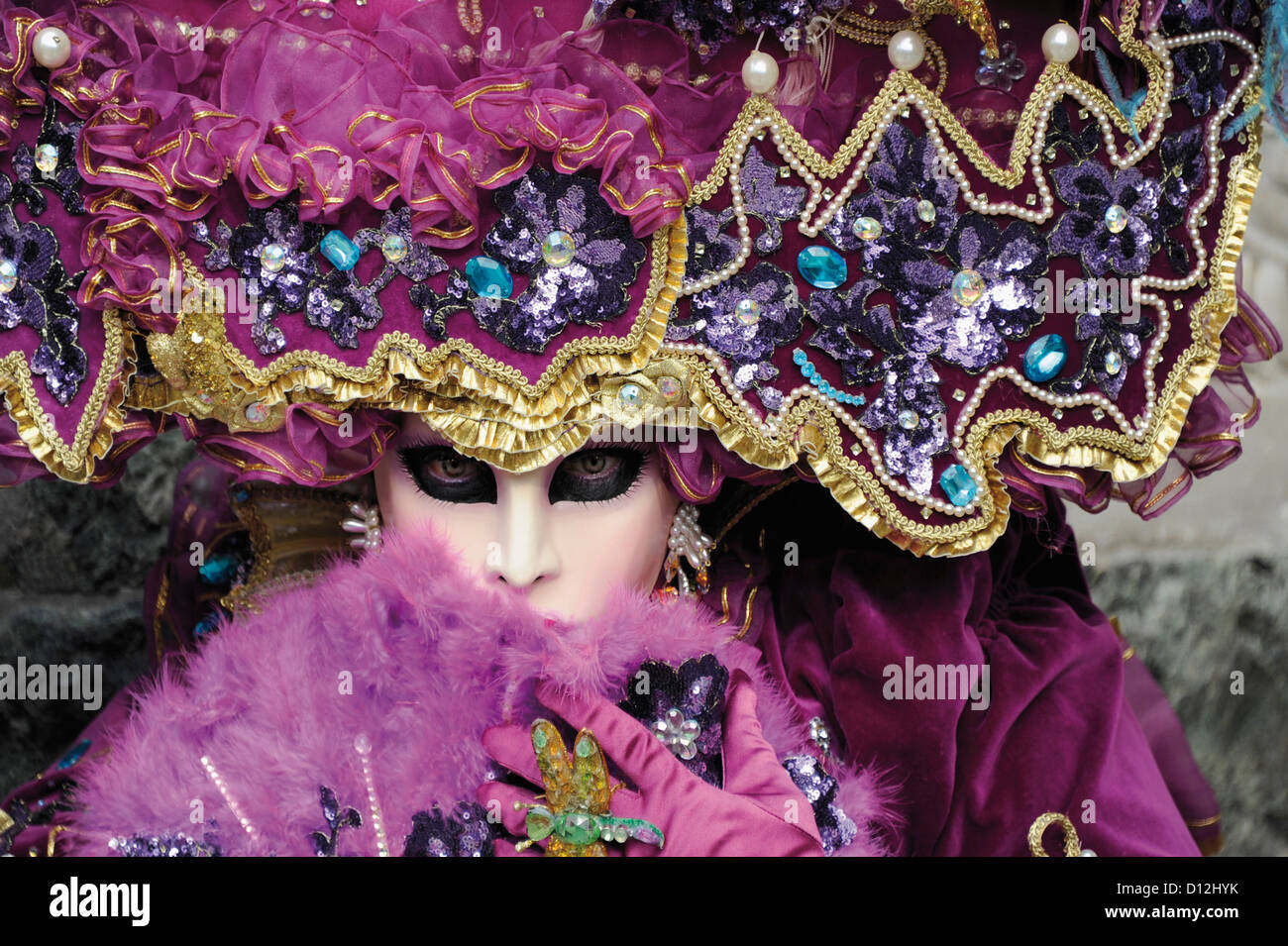 Pink venetian carnival costume hi-res stock photography and images - Alamy