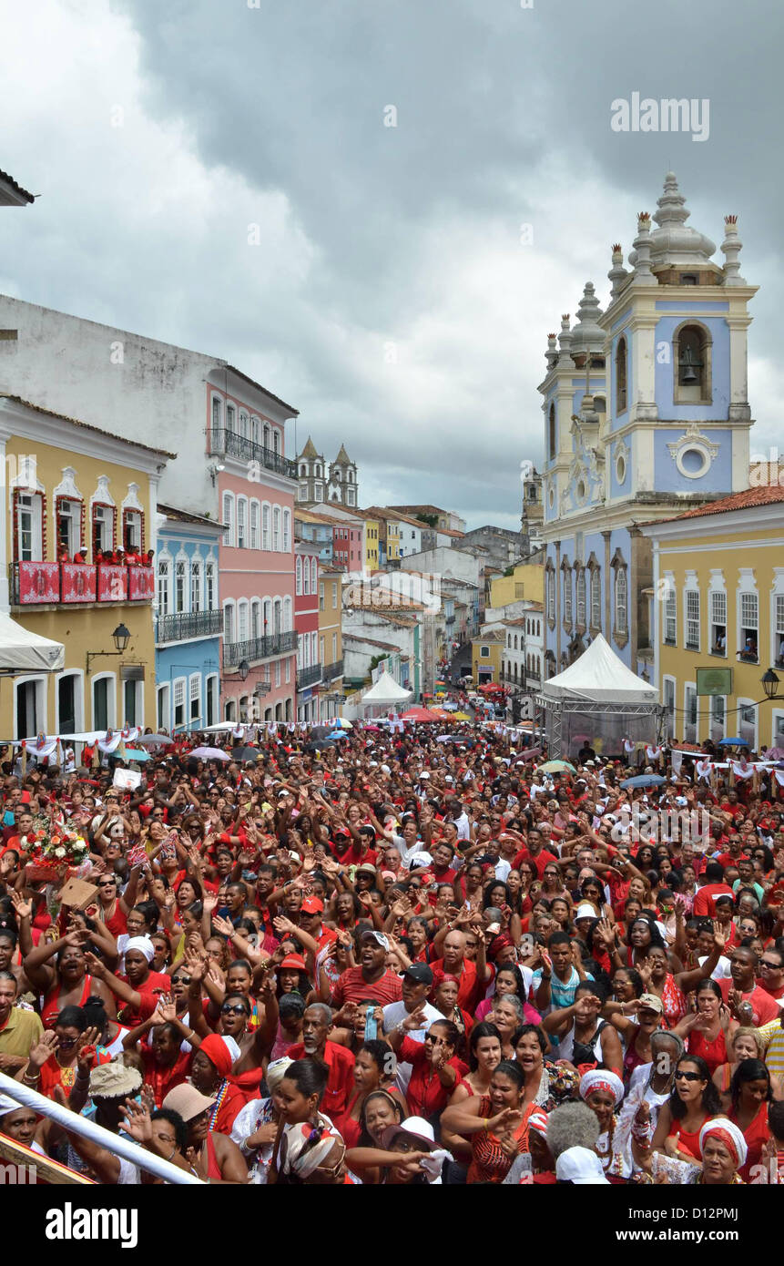 Devotees take part in a procession celebrating Saint Barbara, as part of a cycle of religious festivities in Salvador, Bahia state, in northeastern Brazil, on December 4, 2012. Photo: ERIK SALLES/BAPRESS Stock Photo