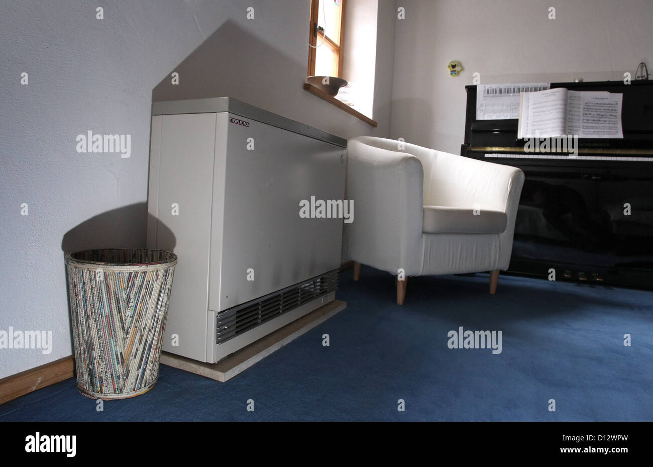 A night-storage heather from the 1980's is pictured in house in Kaufbeuren,  Germany, 4 December 2012. Several energy companies want to revive the  energy-consuming night-storage heaters and turn them into an important