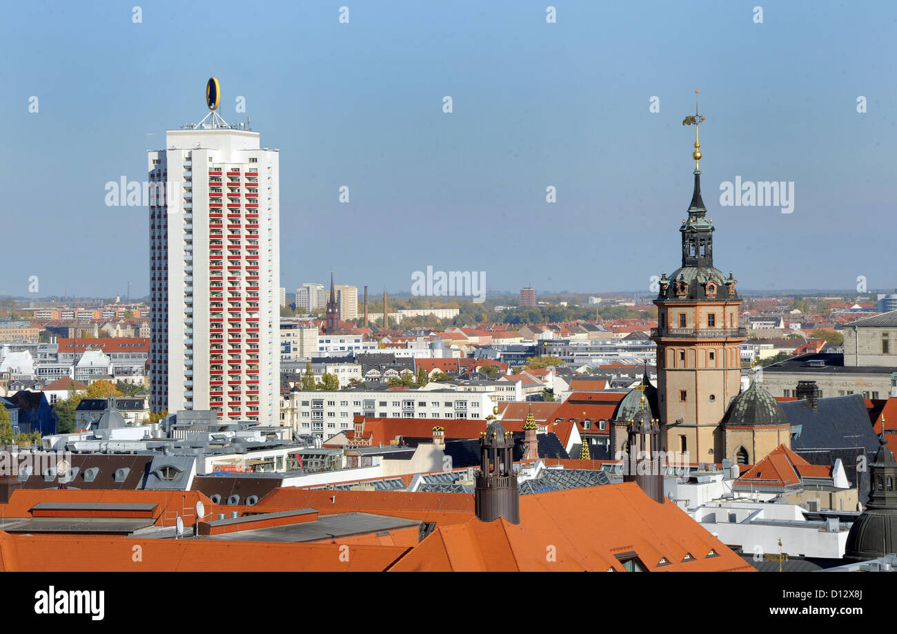 THe city center with the wintergarten skyscraper and the nikolai church is pictured in Leipzig, Germany, 16 October 2012. Photo: Waltraud Grubitzsch Stock Photo