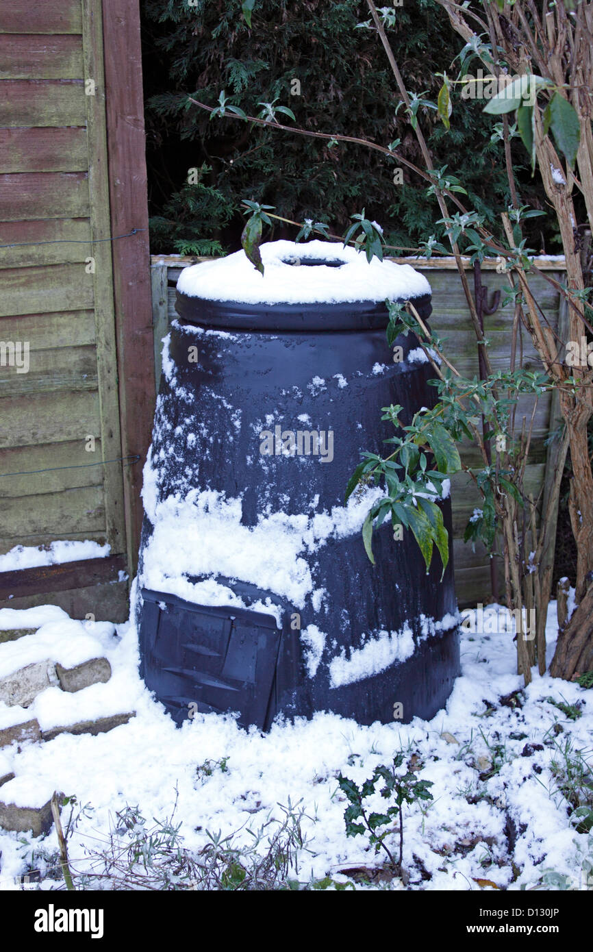 DOMESTIC COMPOST BIN IN A WINTER GARDEN Stock Photo Alamy