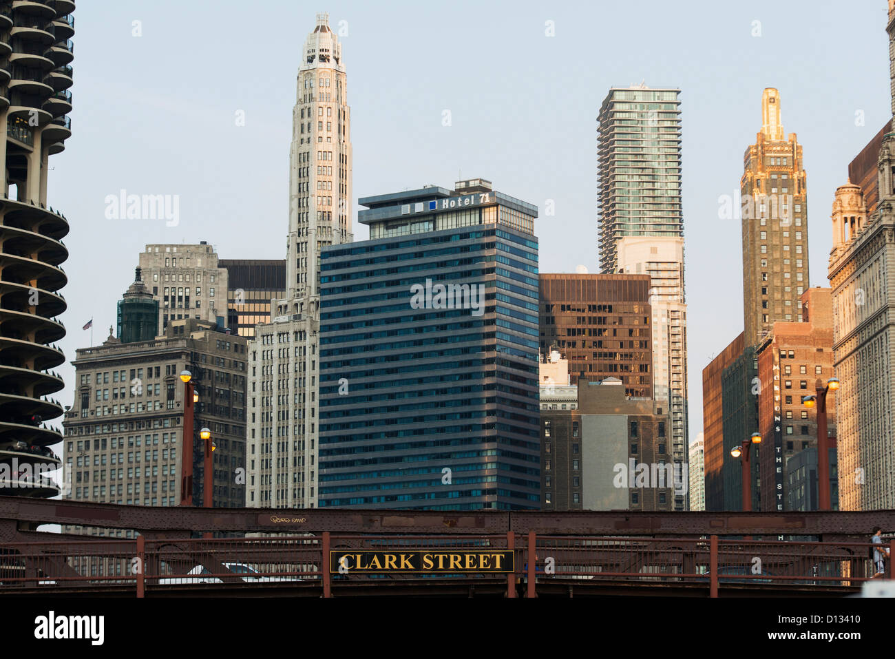 Clark street bridge chicago hi-res stock photography and images - Alamy