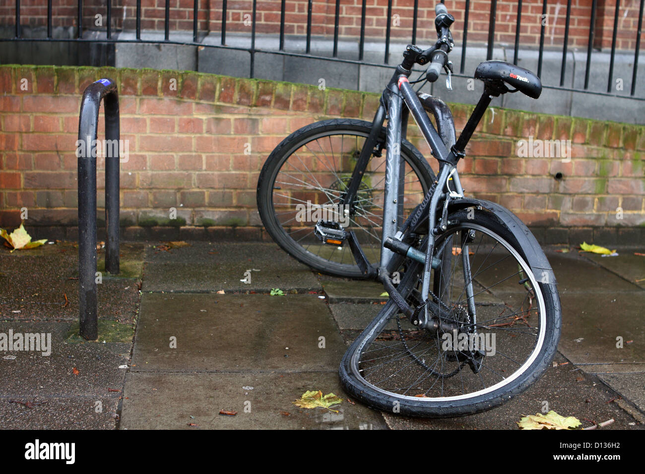 Broken Bike Frame High Resolution Stock Photography and Images Alamy