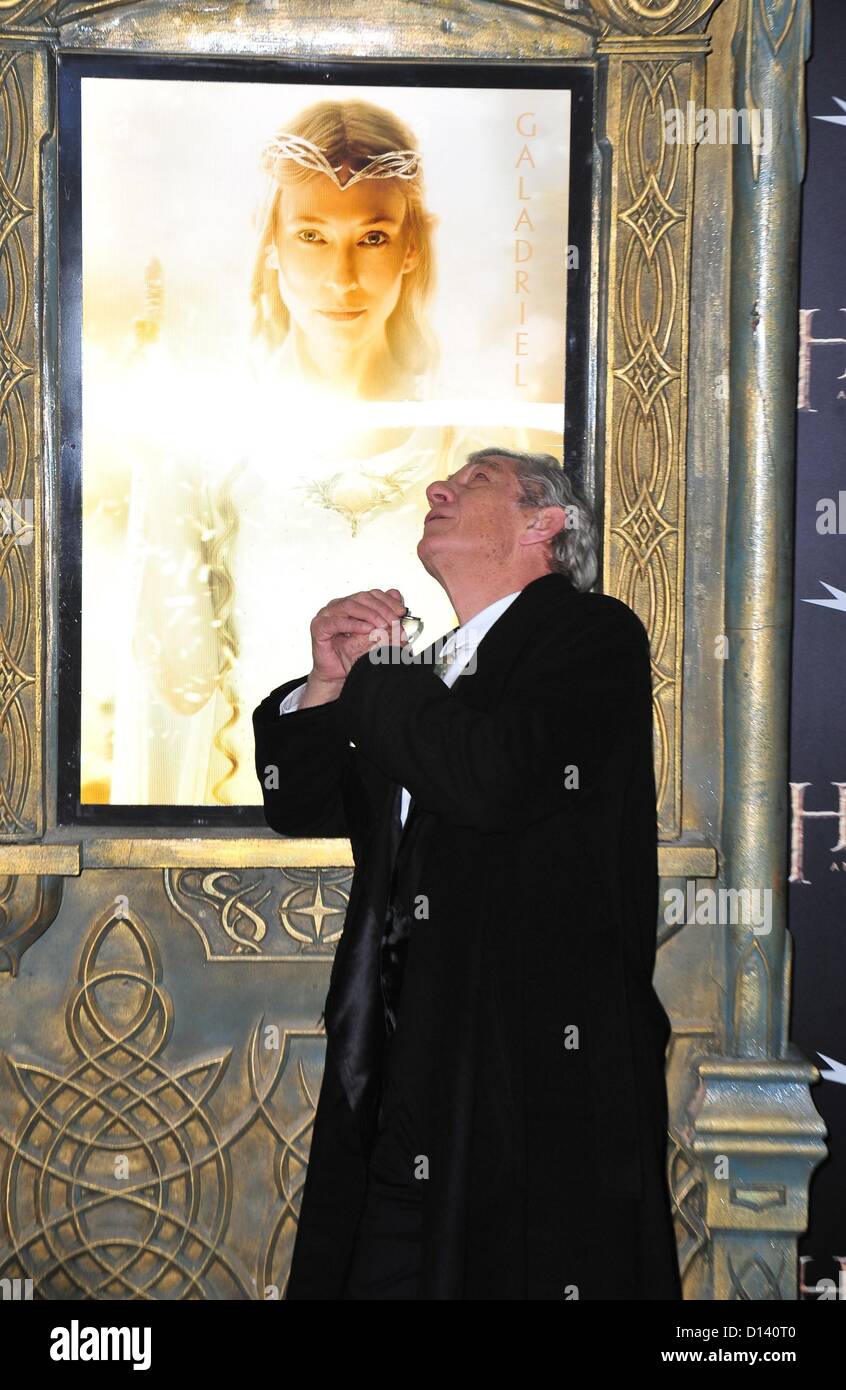 New York, USA. 6th December 2012. Ian McKellen at arrivals for THE HOBBIT: AN UNEXPECTED JOURNEY Premiere, The Ziegfeld Theatre, New York, NY December 6, 2012. Photo By: Gregorio T. Binuya/Everett Collection Stock Photo