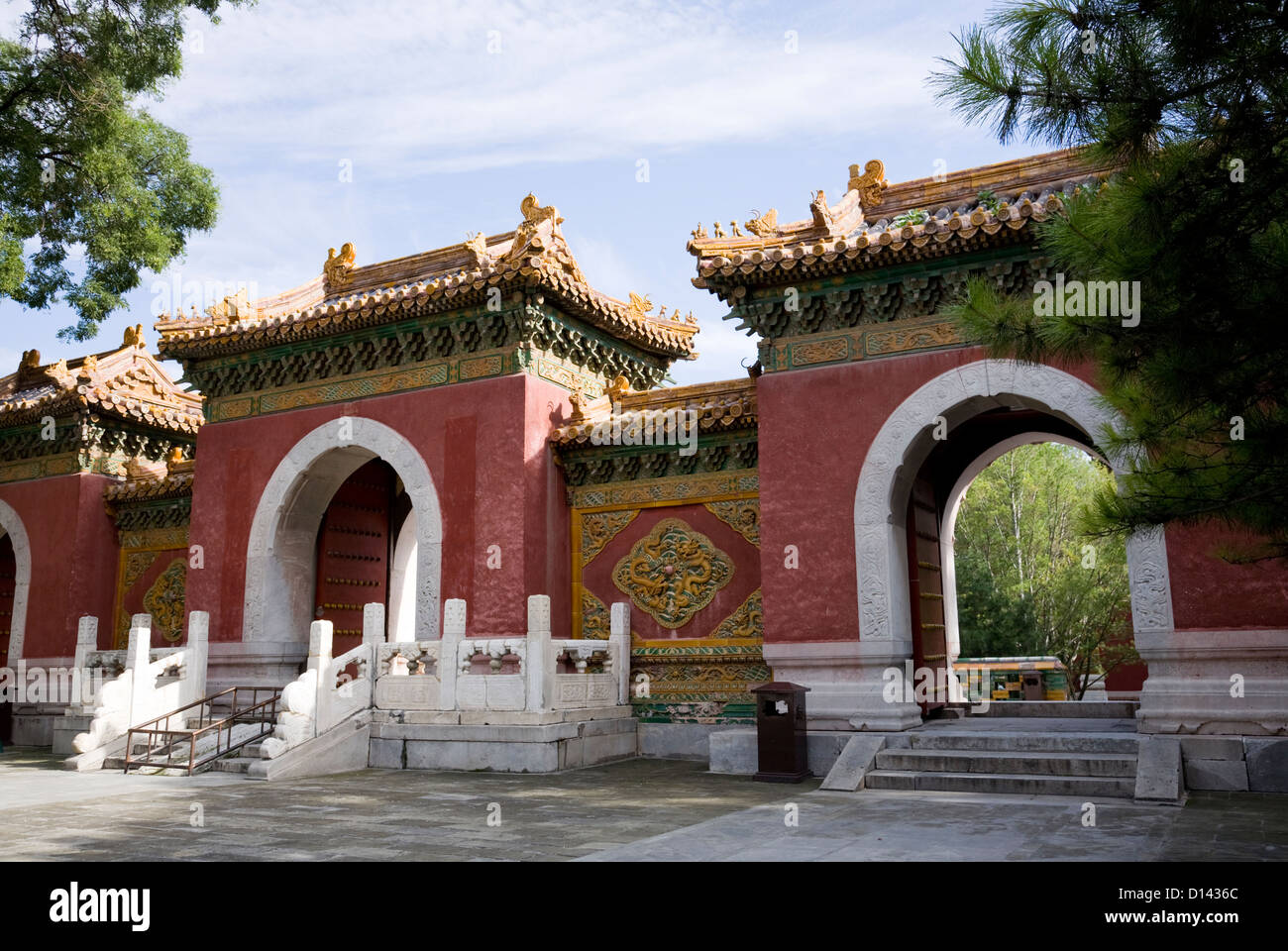 Chinese Temple gate Stock Photo - Alamy