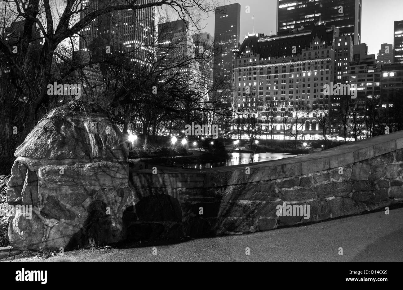 Gapstow bridge Central Park, New York City at night Stock Photo Alamy