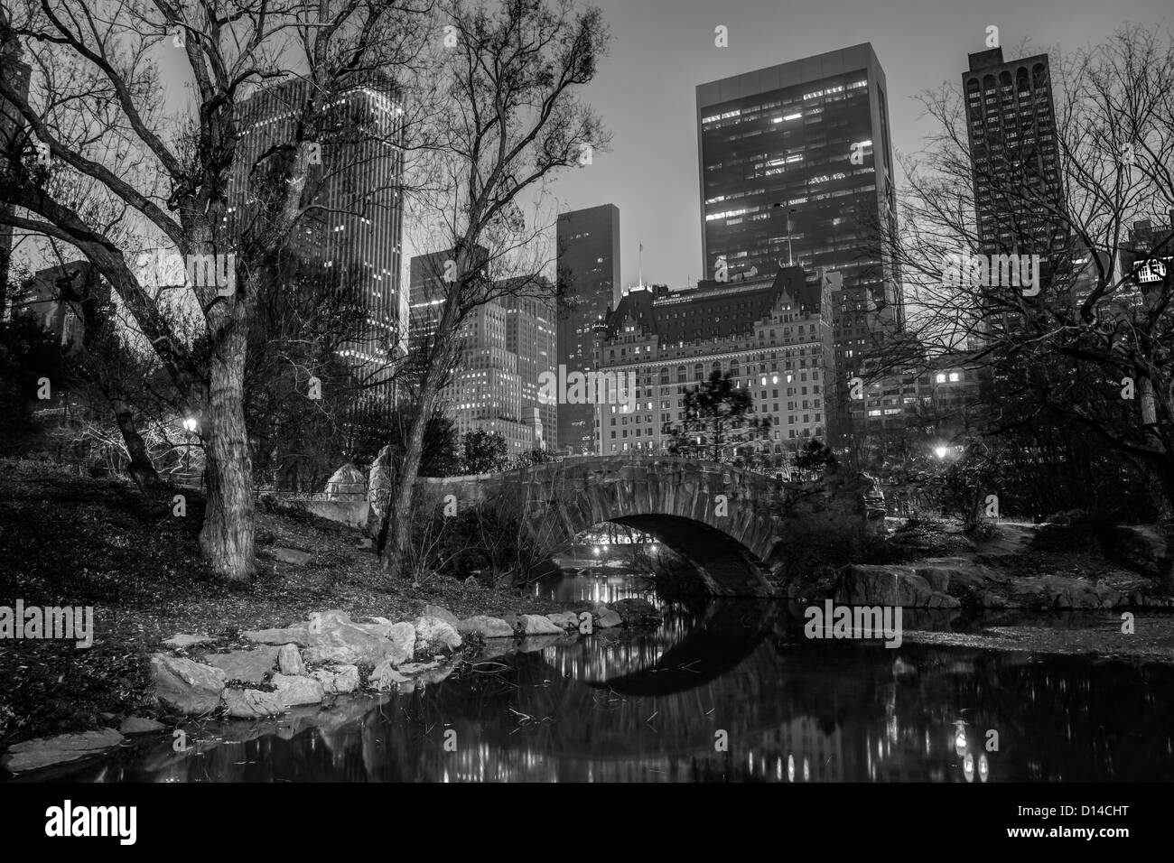 Gapstow bridge Central Park, New York City at night Stock Photo Alamy