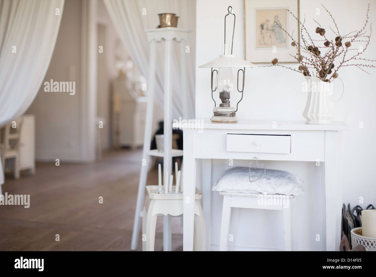 White stool hires stock photography and images Alamy