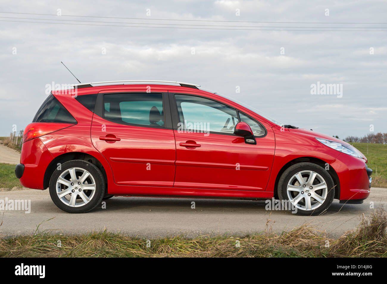 Peugeot 207 sw hi-res stock photography and images - Alamy