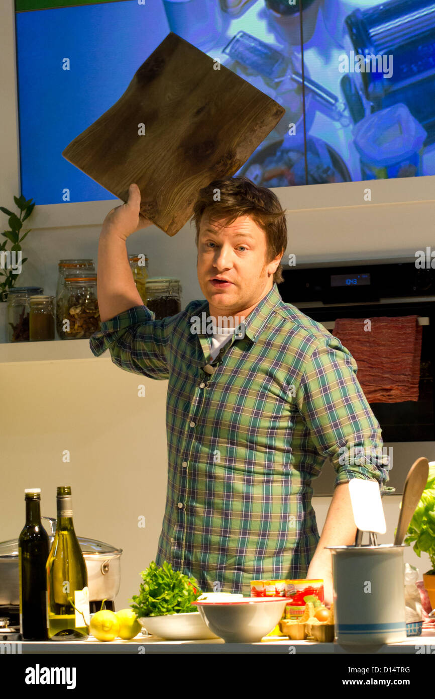 London, UK. 7th December 2012. Jamie Oliver conducts a cooking demonstration in London, December 7th, 2012 in London, UK Stock Photo