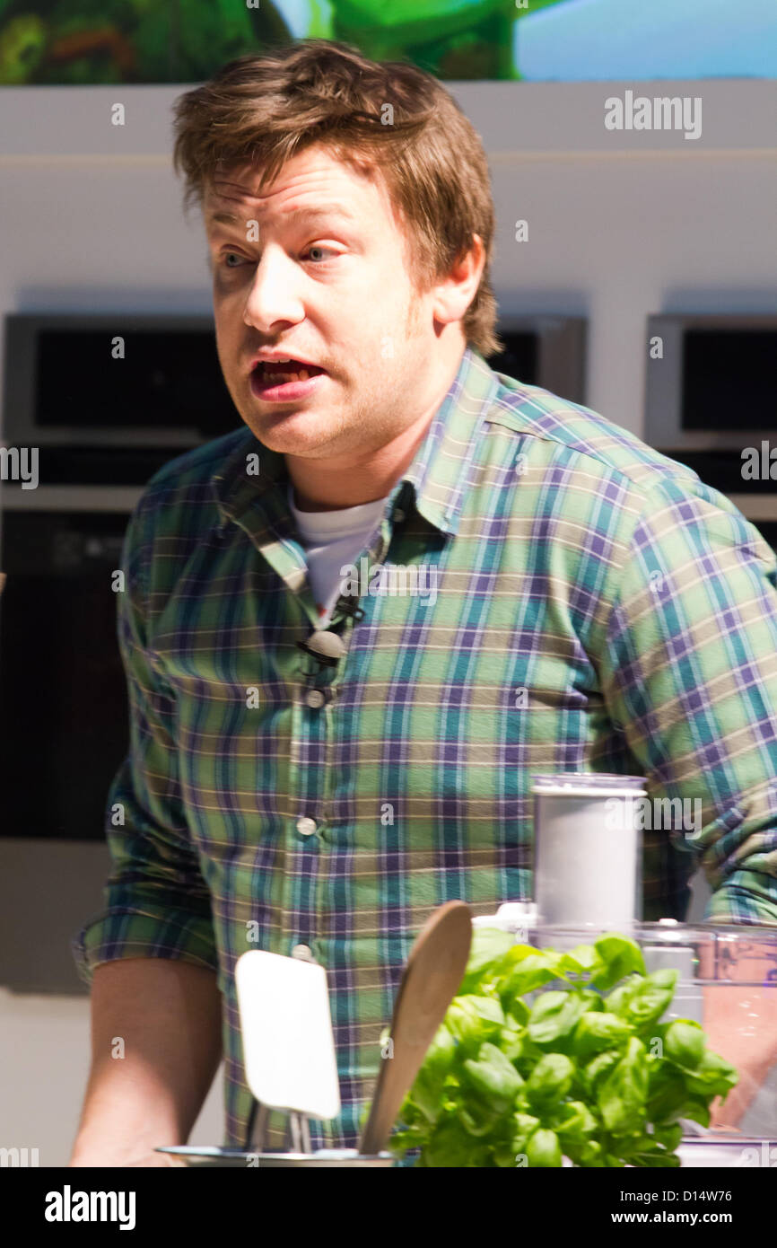 Jamie oliver conducts a cooking hires stock photography and images Alamy