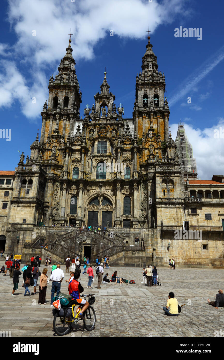 Tourists in Praza do Obradoiro / Plaza del Obradoiro and west facade of cathedral , Santiago de Compostela, Galicia, Spain Stock Photo