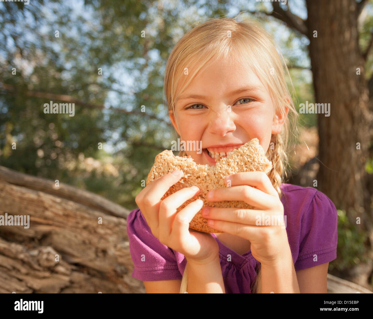 USA, Utah, Lehi, Little girl (4-5) eating peanut butter and jelly sandwich  Stock Photo - Alamy