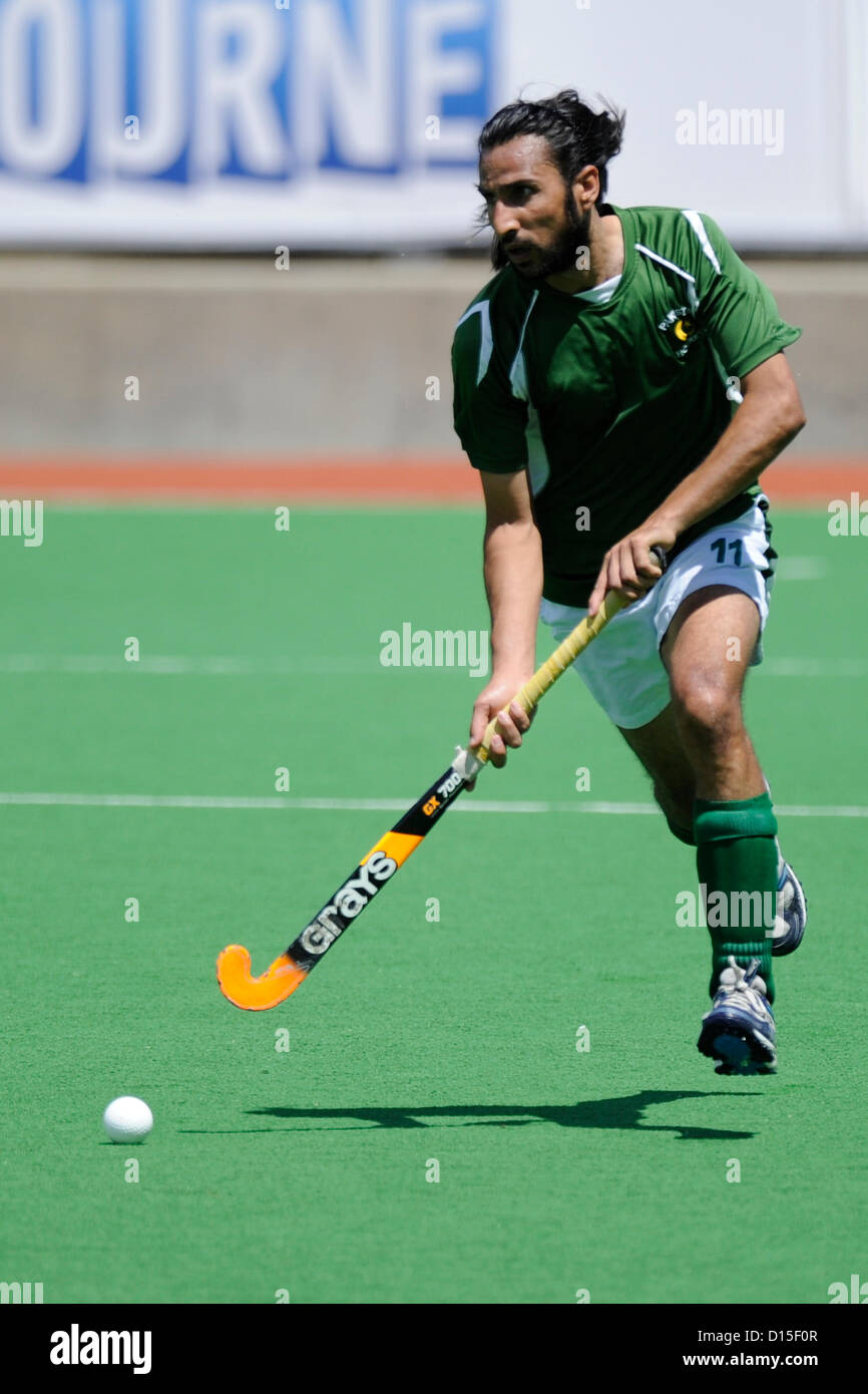 08.12.2012 Melbourne, Australia. Shakeel Abbasi of Pakistan runs with
