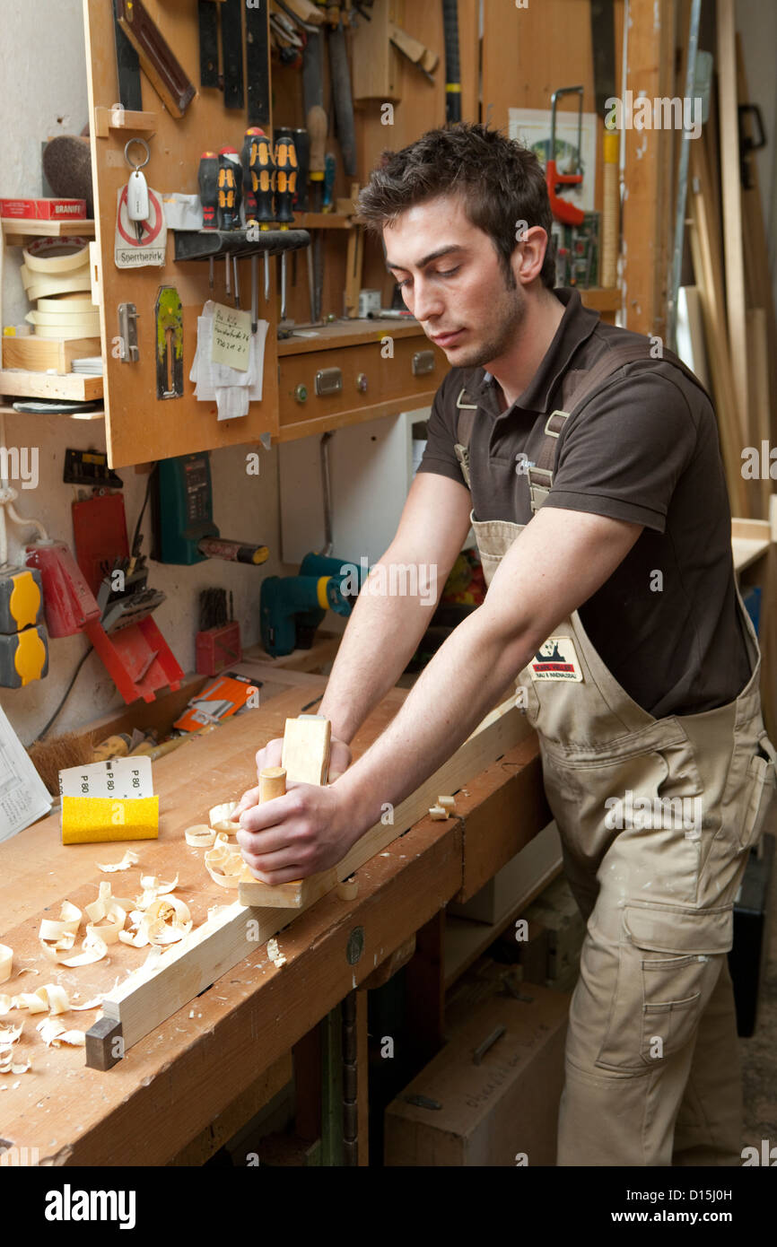 Page 3 They Live Carpenter High Resolution Stock Photography And Images Alamy