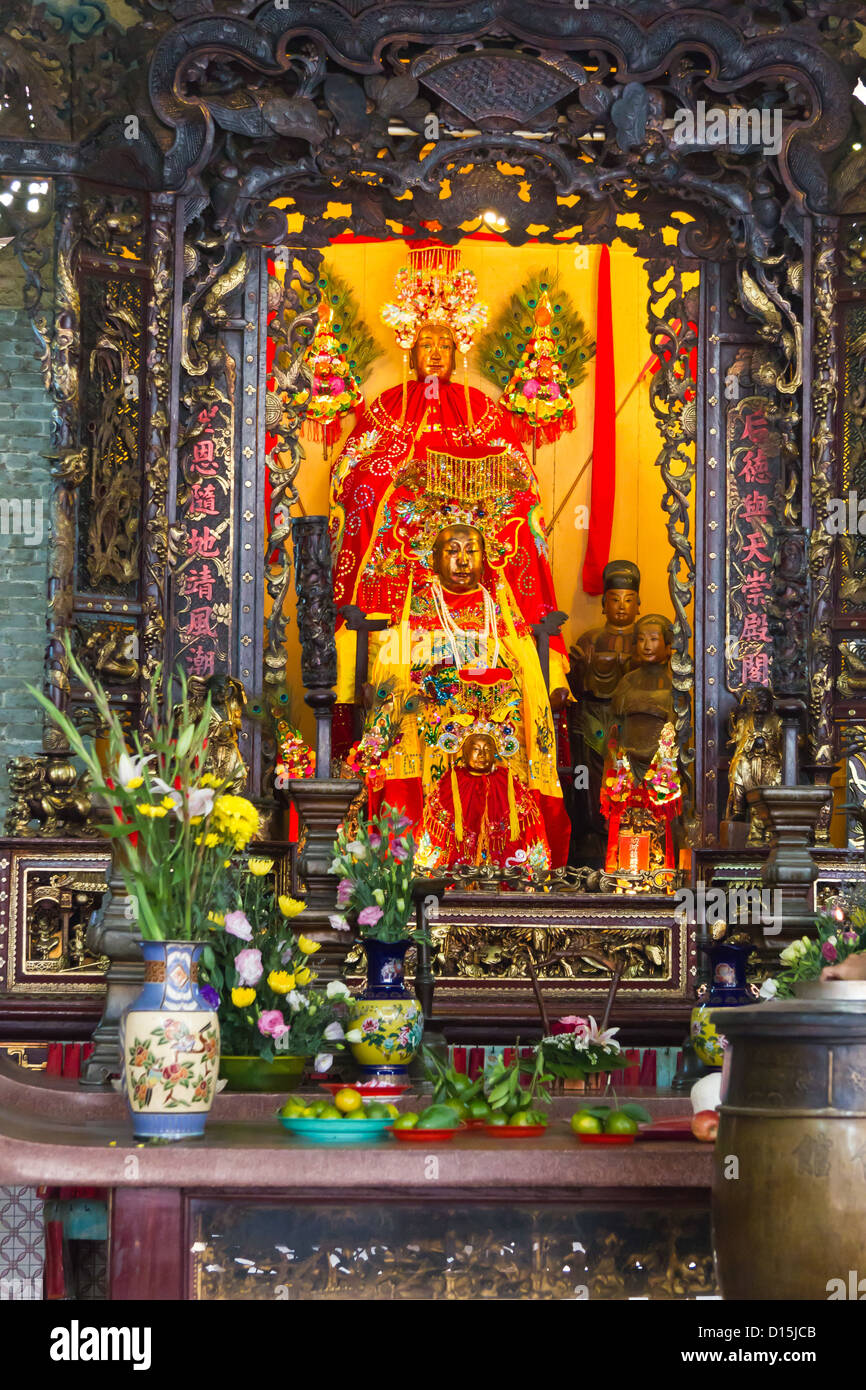 Altar thien hau temple hi-res stock photography and images - Alamy