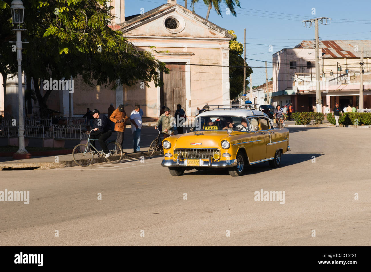 Yellow Oldtimer High Resolution Stock Photography and Images - Alamy