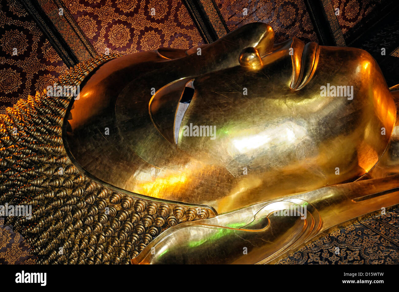 Wat Pho Temple of the reclining buddha statue shrine buddhist religion ...