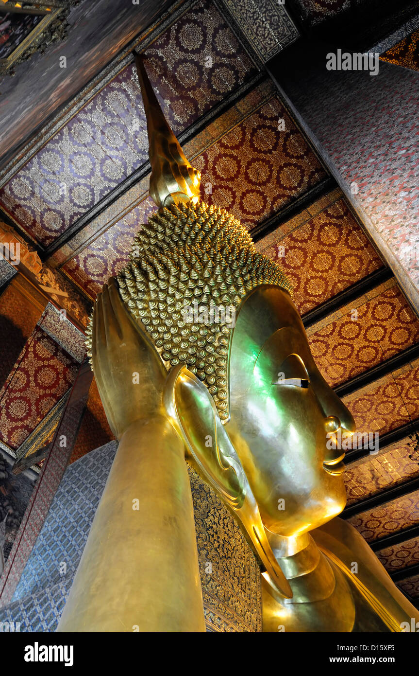 Wat Pho Temple of the reclining buddha statue shrine buddhist religion ...