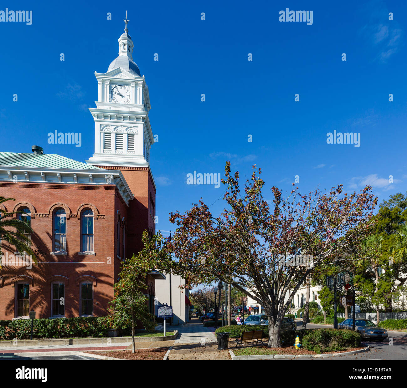 Historic Nassau County Courthouse, Centre Street (the Main Street) in downtown Fernandina Beach, Amelia Island, Florida, USA Stock Photo