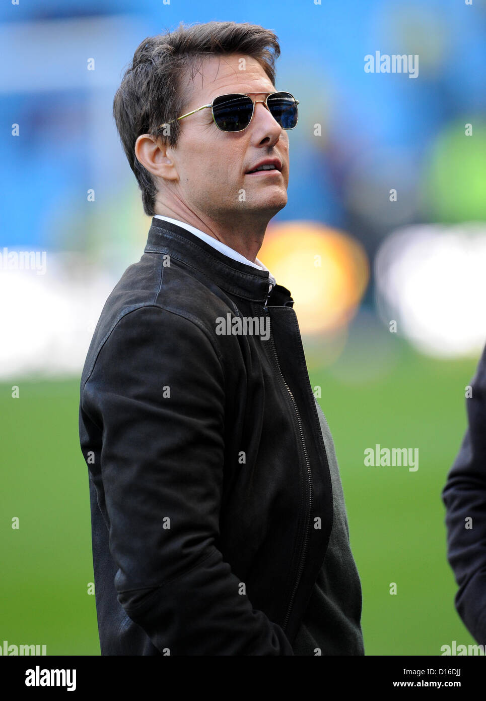 TOM CRUISE ATTENDS GAME TOM CRUISE ATTENDS MANCHESTER DERBY CITY OF MANCHESTER STADIUM MANCHESTER ENGLAND 09 December 2012 Stock Photo