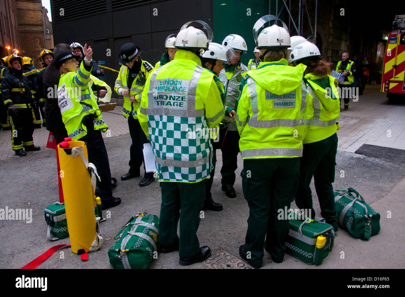Ambulance staff police hi-res stock photography and images - Alamy