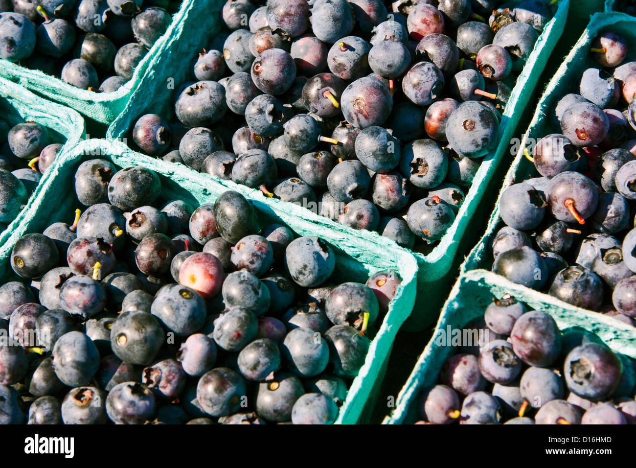 Fruit boxes hi-res stock photography and images - Alamy