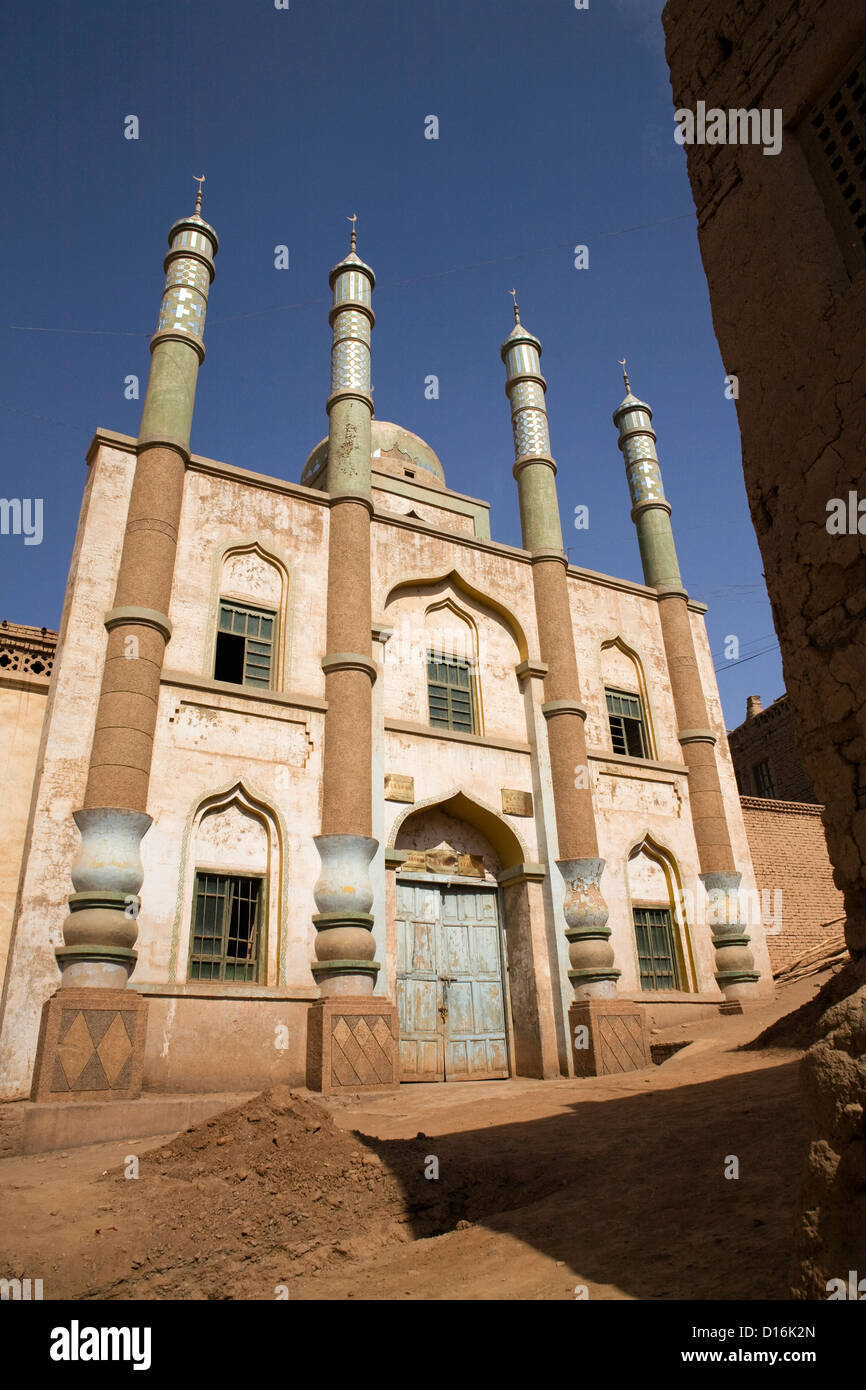 A mosque in a small town near Turfan, Xinjiang Province, Uighur Autonomous Region, Xinjiang Province, China Stock Photo