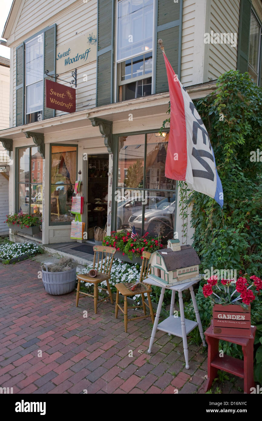 Sweet Woodruff shop on Rte 1 in Wiscasset, Maine Stock Photo Alamy