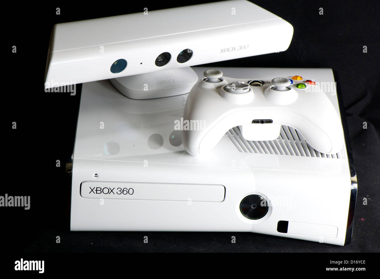 Microsoft Xbox 360 Game Console With Kinect Stock Photo - Download Image  Now - XBox 360, Playstation, Video Game - iStock