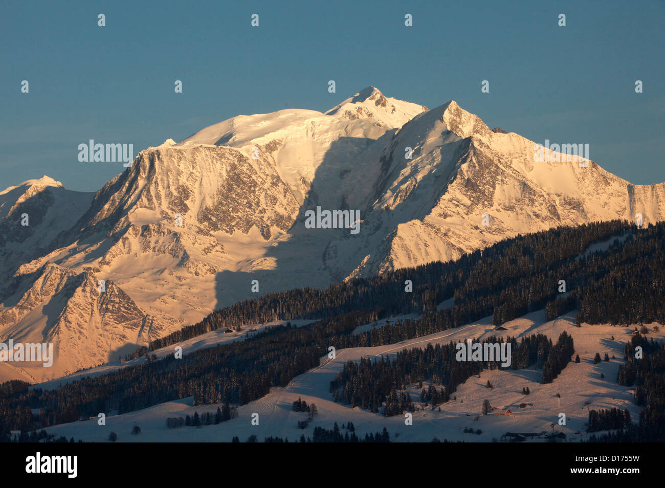 Mont-Blanc mountain range Stock Photo - Alamy
