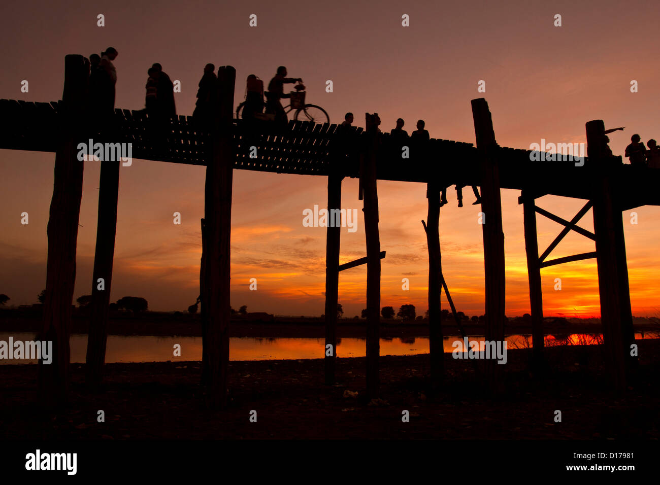 Sunset U Bein Bridge , Myanmar, Burma Stock Photo - Alamy