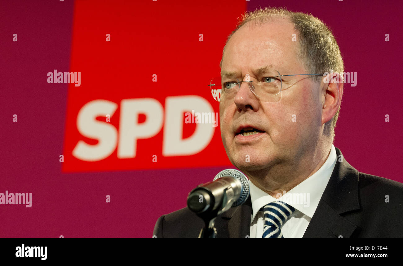 Designated SPD candidate for the chancellorship, Peer Steinbrueck, gives a press conference in Hanover, Germany, 08 December 2012. The extraordinary SPD party conference will take place in Hanover on 09 December 2012. Photo: JULIAN STRATENSCHULTE Stock Photo