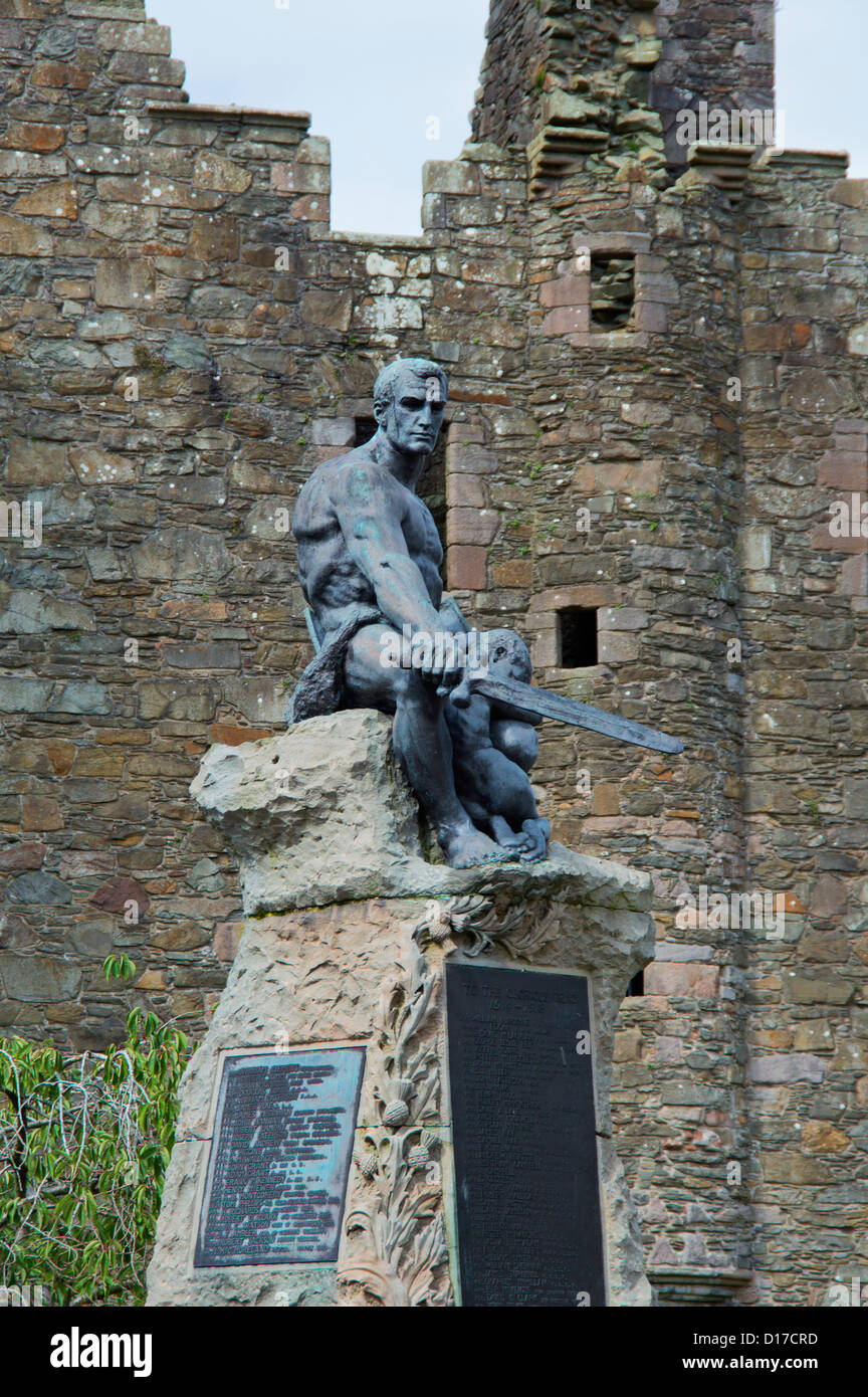 Kirkcudbright, MacLellan's Castle, war memorial, galloway, Scotland uk Stock Photo