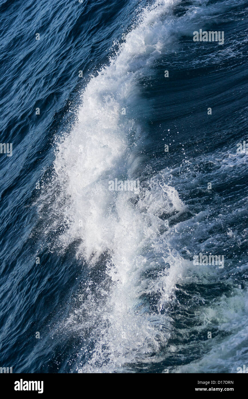 deep ocean waves deep ocean waves
