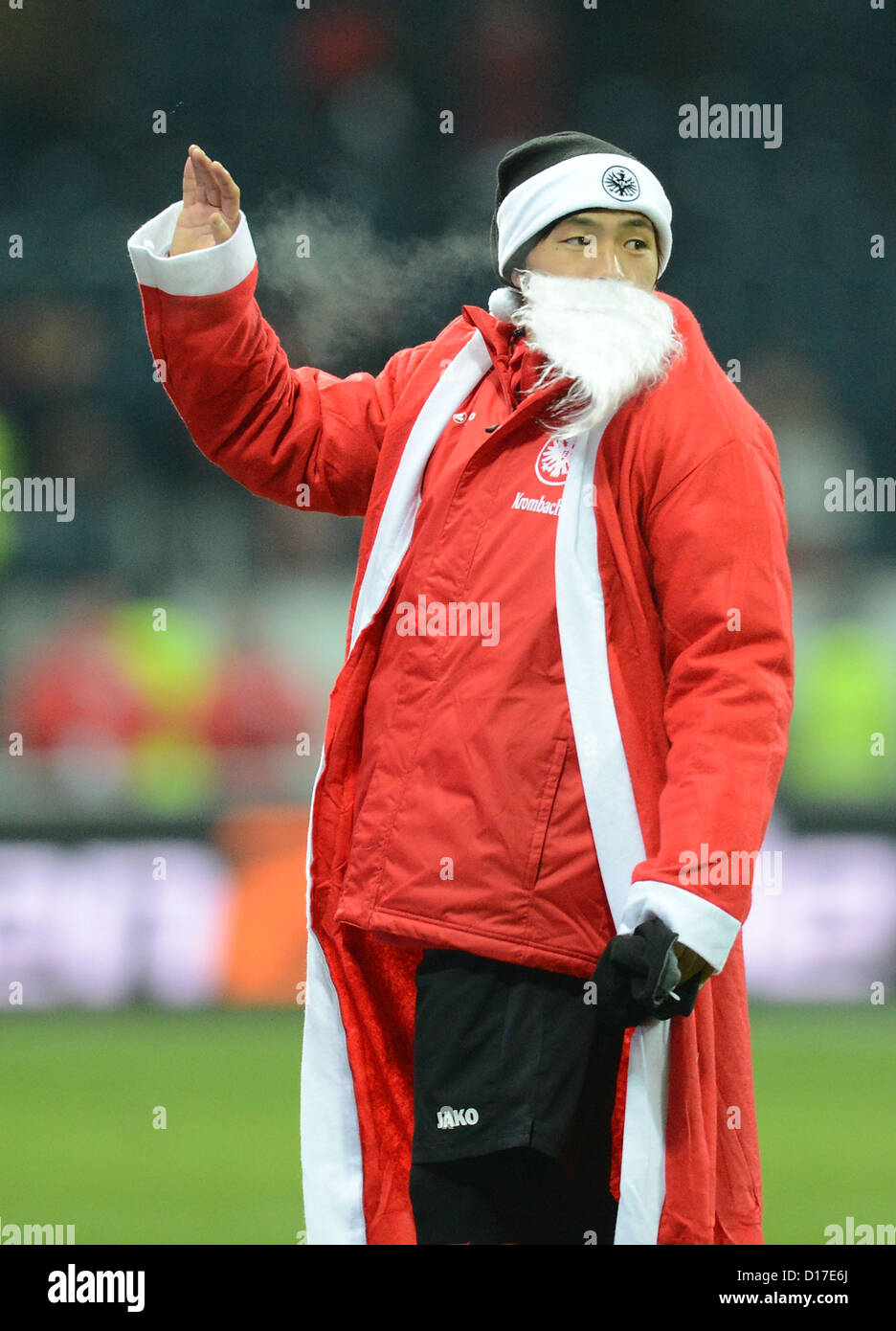 08.12.2012, JH, 1.Bundesliga, Eintracht Frankfurt - SV Werder Bremen v.l. Takashi Inui (Eintracht Frankfurt) als Weihnachstmann Foto: Jan Huebner Stock Photo