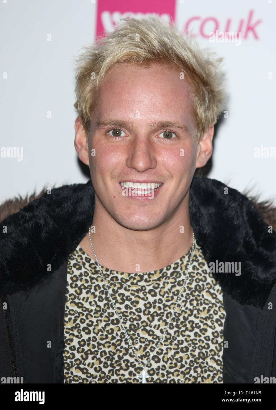 JAMIE LAING VERY.CO.UK ONLINE RETAILER HOSTS THE UK'S FIRST CATWALK SHOW ON ICE FEATURING PROFESSIONAL SKATERS WEARING VERY.CO.U Stock Photo