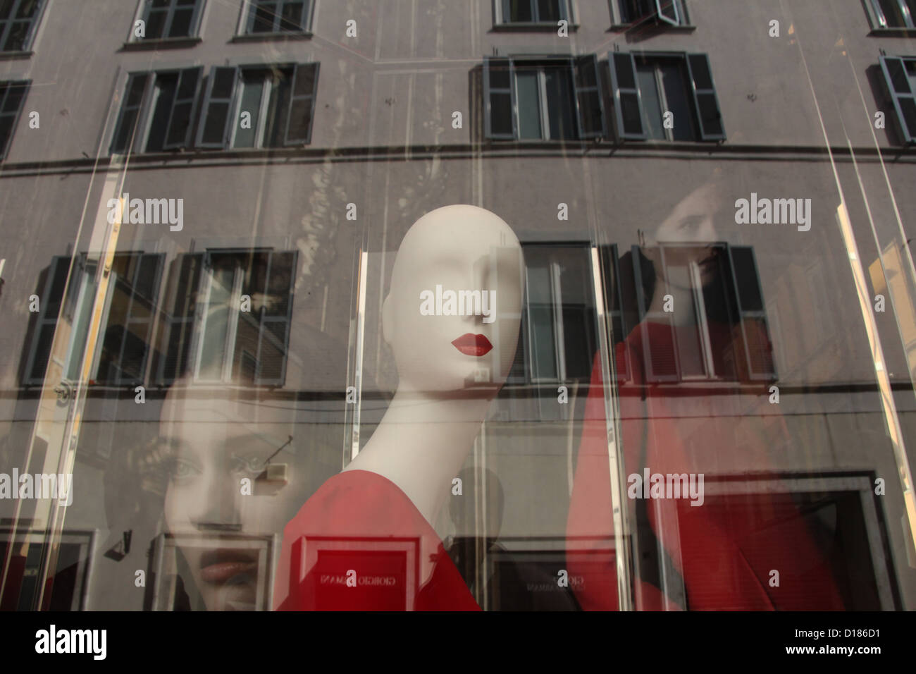 Valentino Window Display In Rome High Resolution Stock Photography and  Images - Alamy