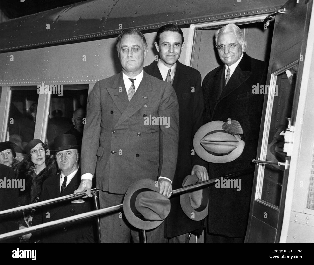 President Franklin Roosevelt inspects the new Union Pacific Streamliners. He is with Averill Harriman, Chairman of the Board of Stock Photo