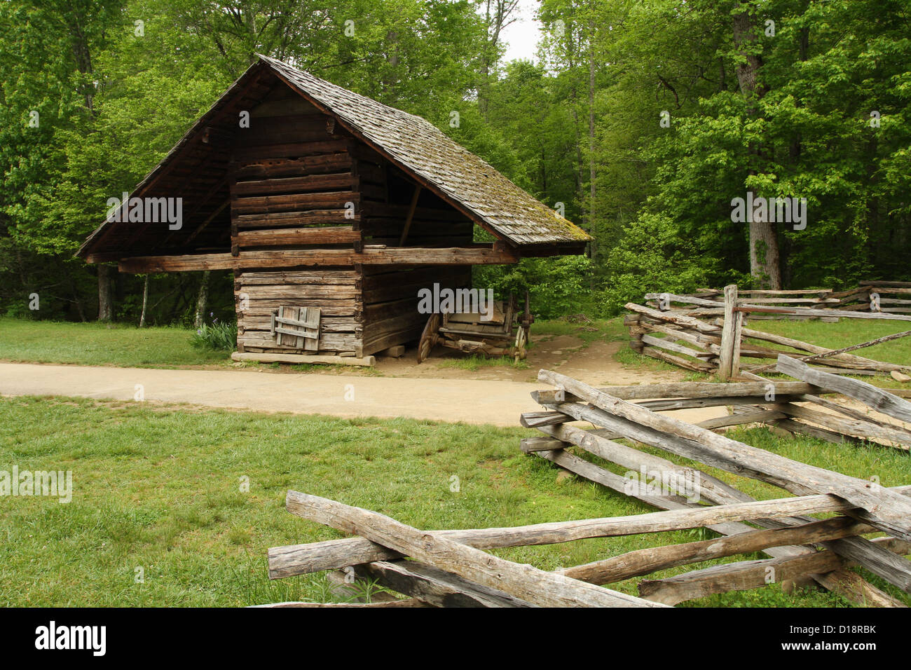 Corn crib High Resolution Stock Photography and Images Alamy