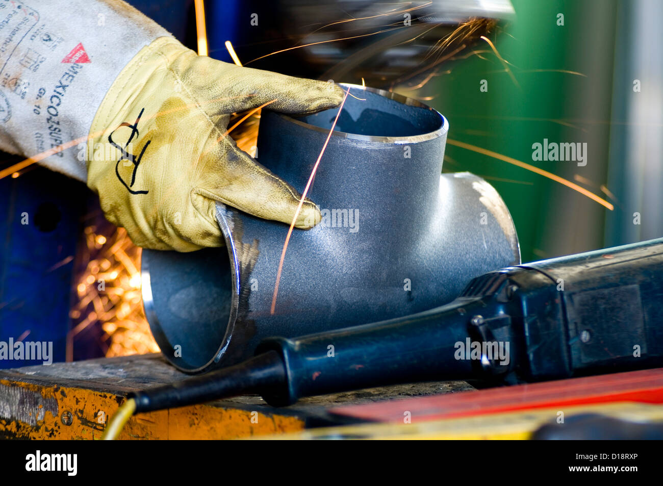 Grinding cutting operator hires stock photography and images Alamy