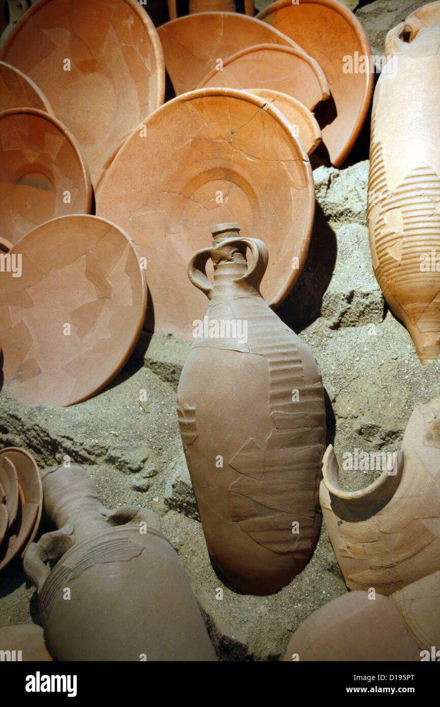 Roman pottery display in a museum in rome hires stock photography and