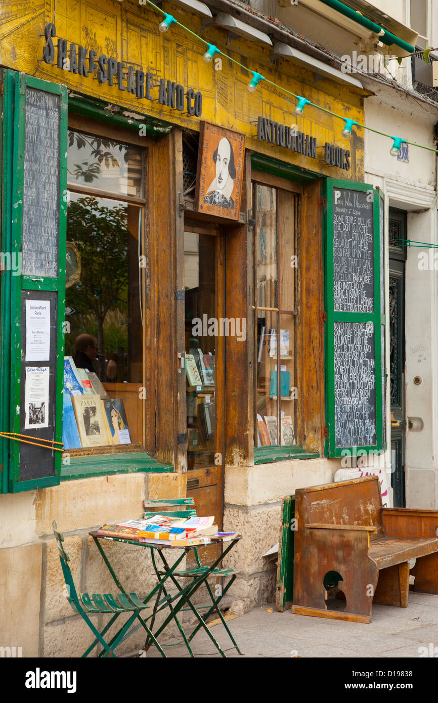 Shakespeare and Company Bookstore in the Latin Quarter, Paris, France Stock Photo
