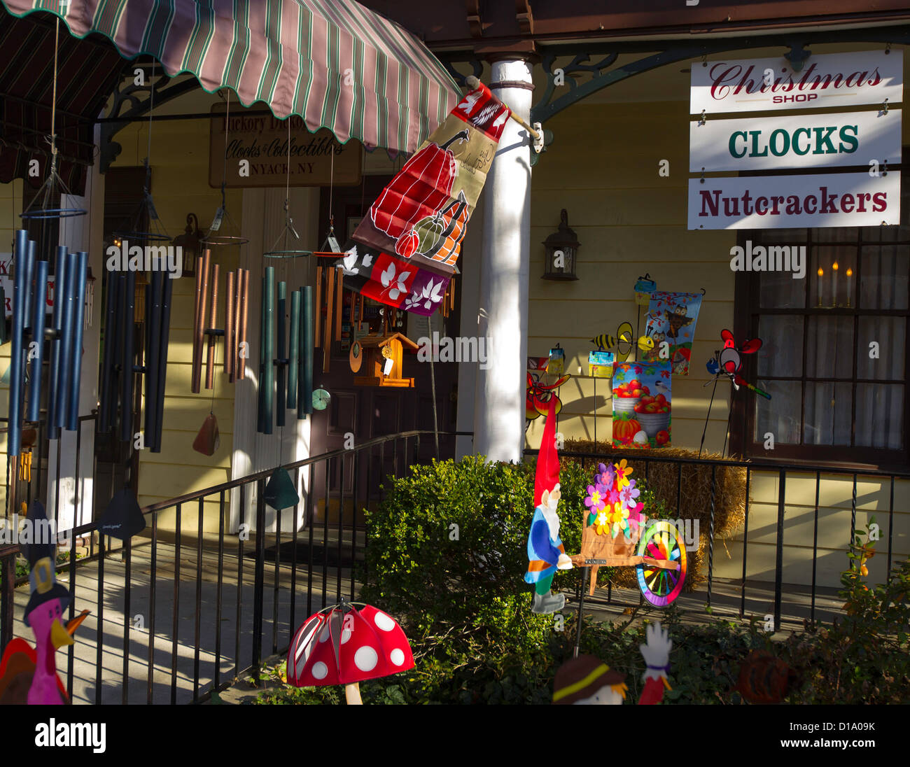 Wind chimes shop store hires stock photography and images Alamy